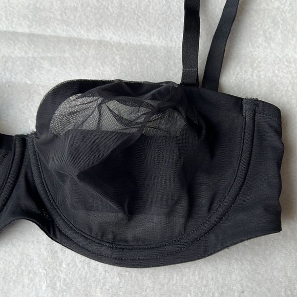 SKIMS Ultrafine Mesh Strapless Underwire Bra - Picture 8 of 12